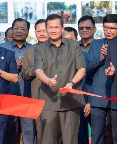 洪玛耐首相出席干拉省德崇森哥通医院落成剪彩仪式