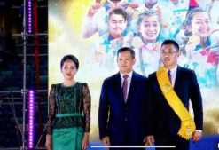 洪玛耐首相嘉奖中国导演 赞其助力向世界呈现高棉文化