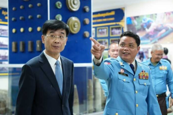 中国承诺继续支持柬埔寨排雷